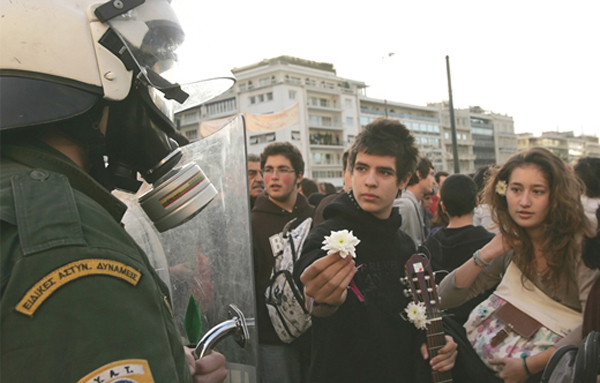 Į Graikiją grįžta „gėlių vaikai"