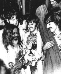 "The Beatles" su Maharishi Mahesh Yogi